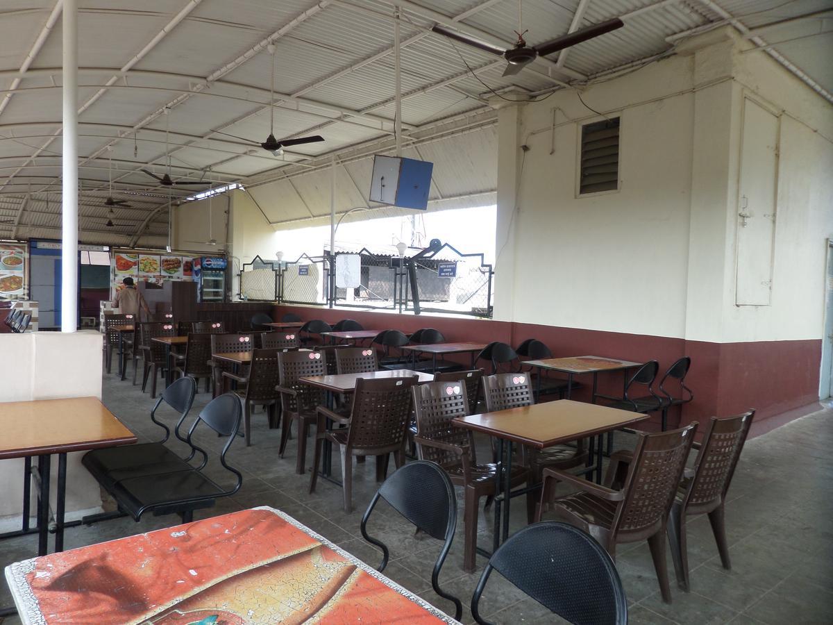 Hotel Sadanand Sangli Luaran gambar