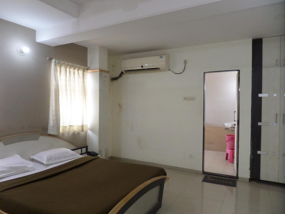 Hotel Sadanand Sangli Luaran gambar