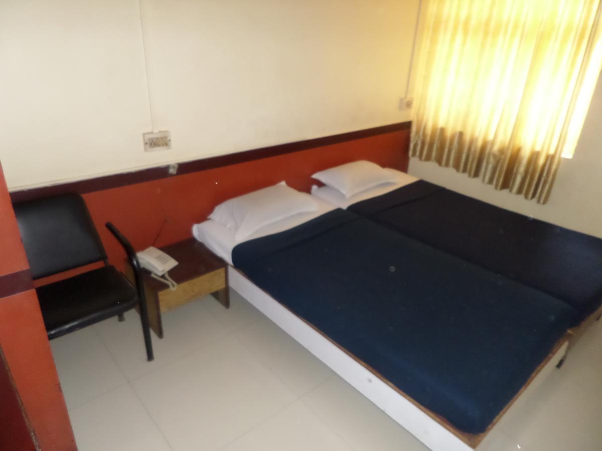 Hotel Sadanand Sangli Luaran gambar